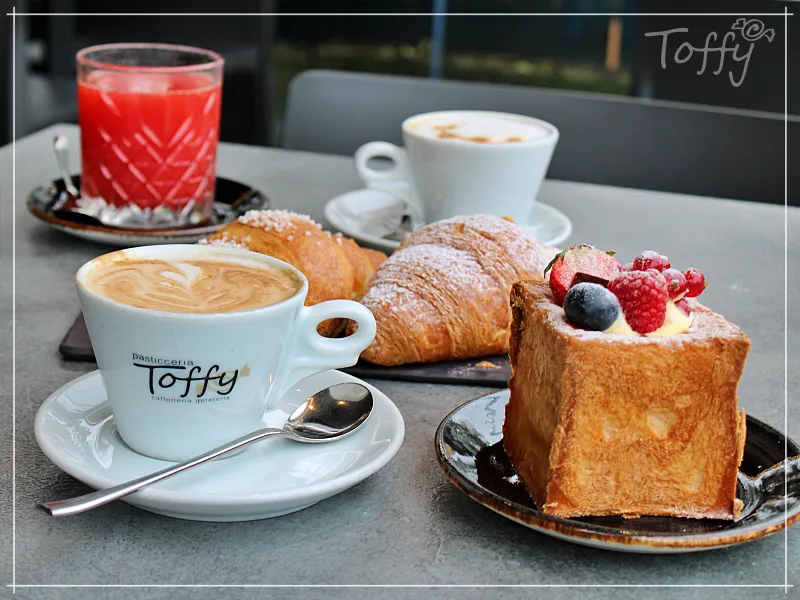 Colazione alla pasticceria Toffy
